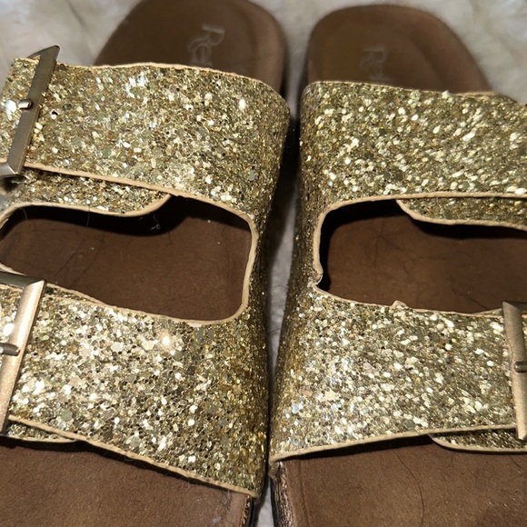 Size 7  gold glitter sandals - Picture 5 of 5